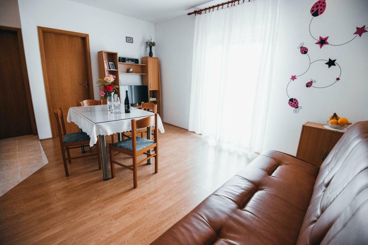 Apartmani Tamaris Vodice Exterior photo